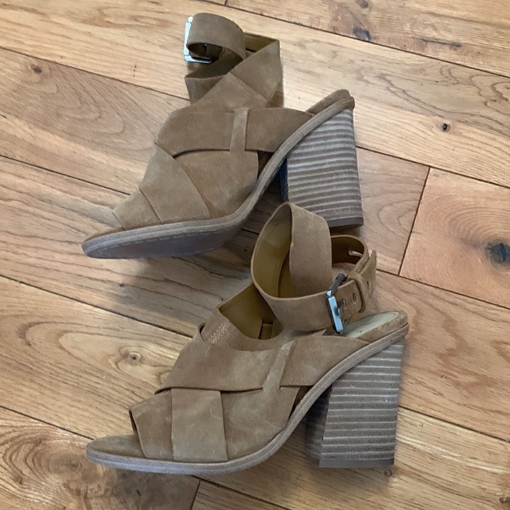 Marc Fisher GUC taupe ml Valen suede chunky block heeled sandals SZ 5.5 - Picture 2 of 8